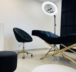 PARDUODAMAS SÉKMINGAS IR PELNINGAS VERSLAS- GROŽIO SALONAS KAROLINIŠKĖSE, VILNIUS