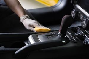 Automobiliu cheminis valymas